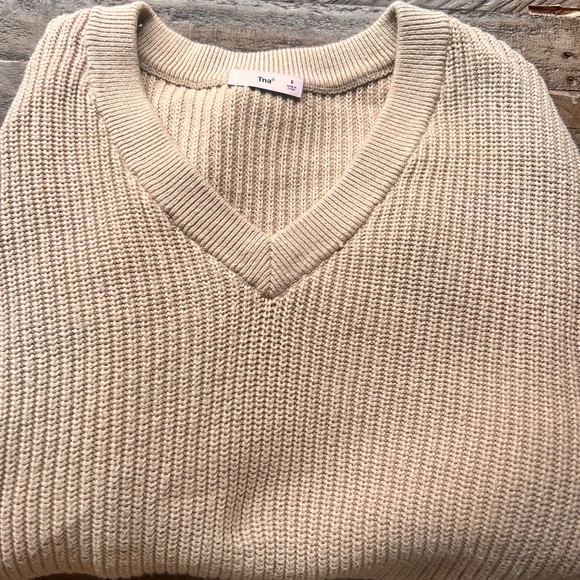 TNA V-Neck sweater size small - Picture 3 of 3